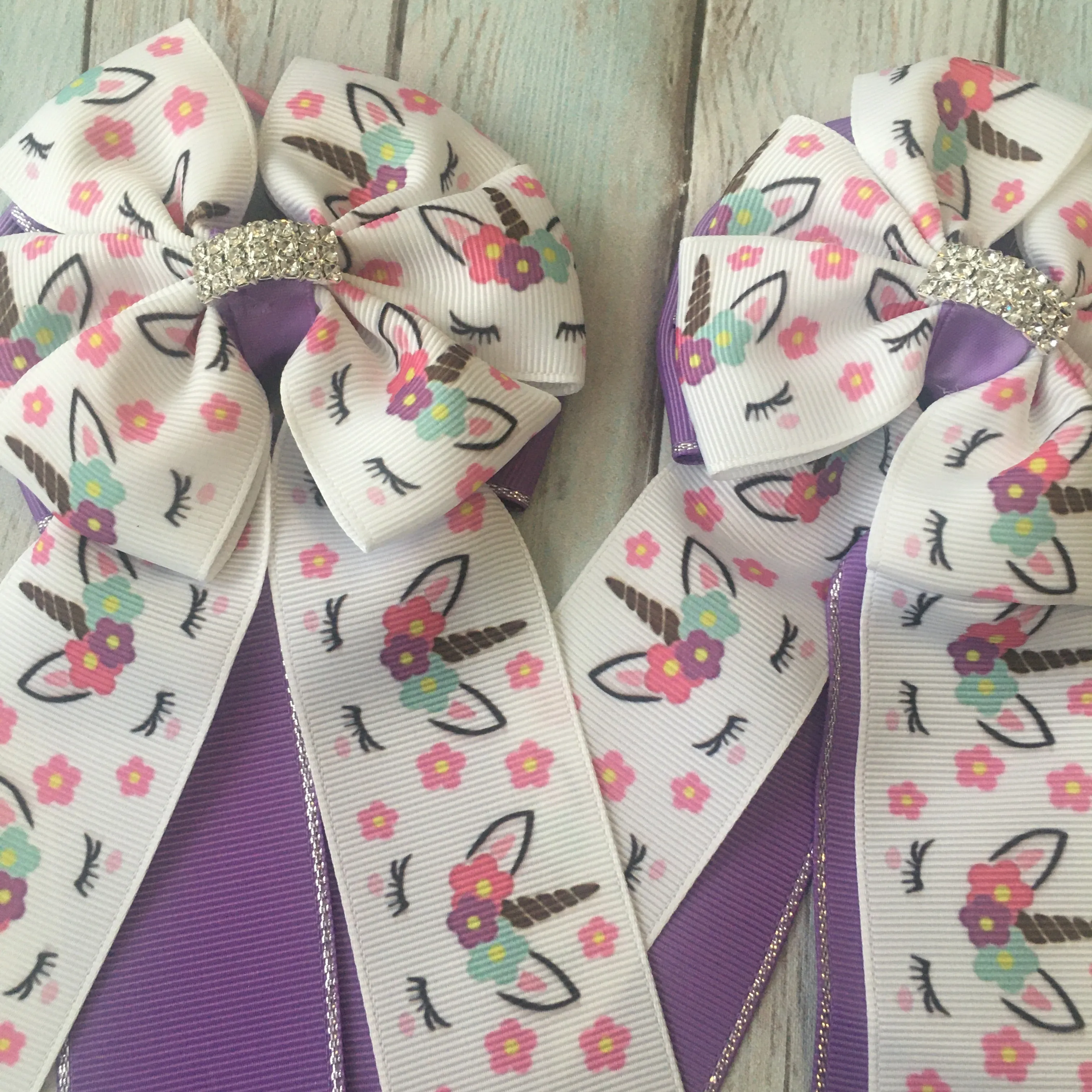 💙 Show Bows: Unicorns White/Purple