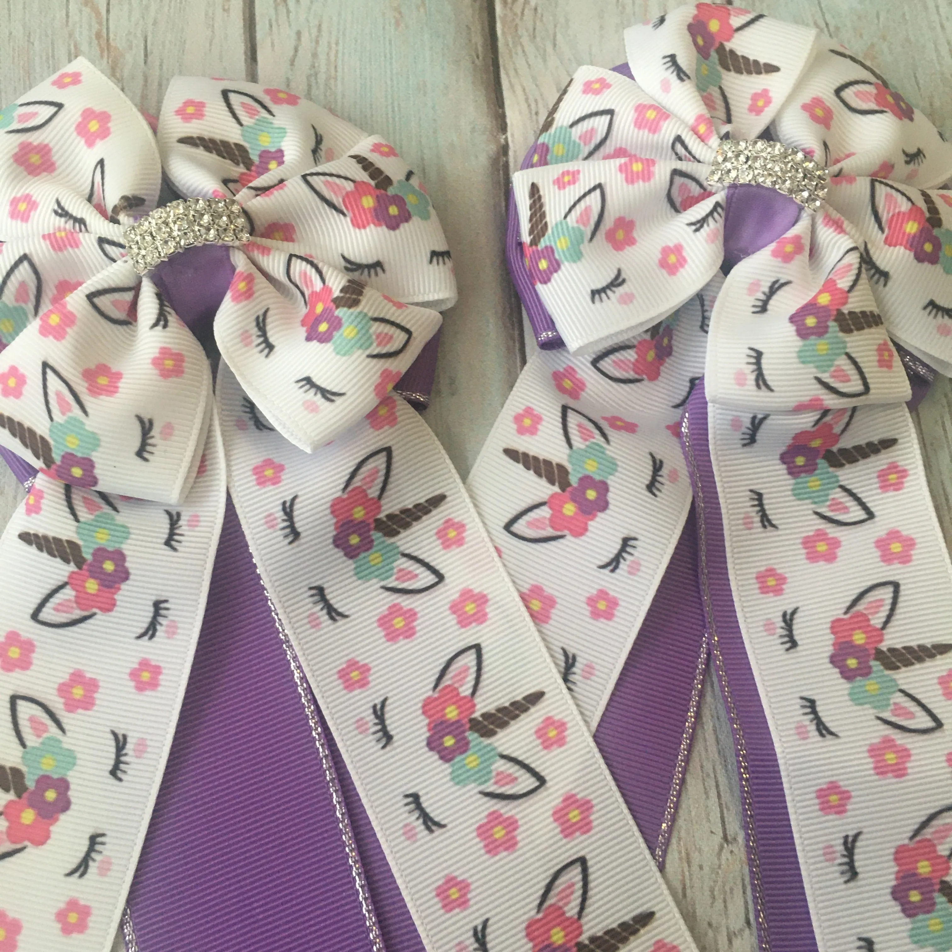 💙 Show Bows: Unicorns White/Purple